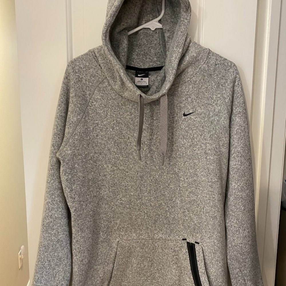 NIKE Women's Hypernatural Therma Fit Hoodie